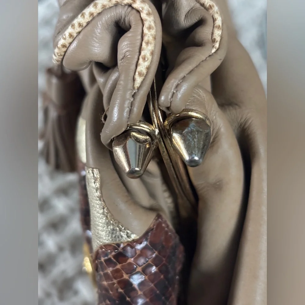 Vintage 1980’s Carlo Fiori Leather Bag - Picture 13 of 17